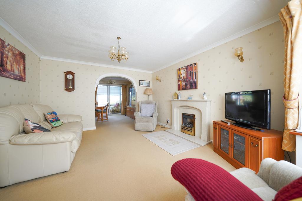 Glenfield, Leicester LE3 4 bed detached house for sale £350,000