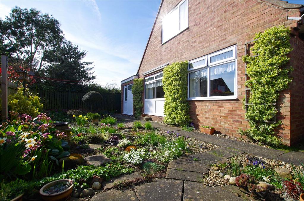Waudby Garth Road, Keyingham, East... 4 bed detached house for sale £