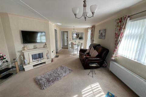 2 bedroom park home for sale, Elm Way, Hayes Country Park Battlesbri, Wickford, Essex