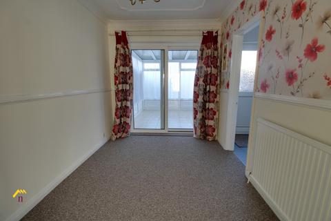 3 bedroom semi-detached house to rent, Abbey Road, Doncaster DN7