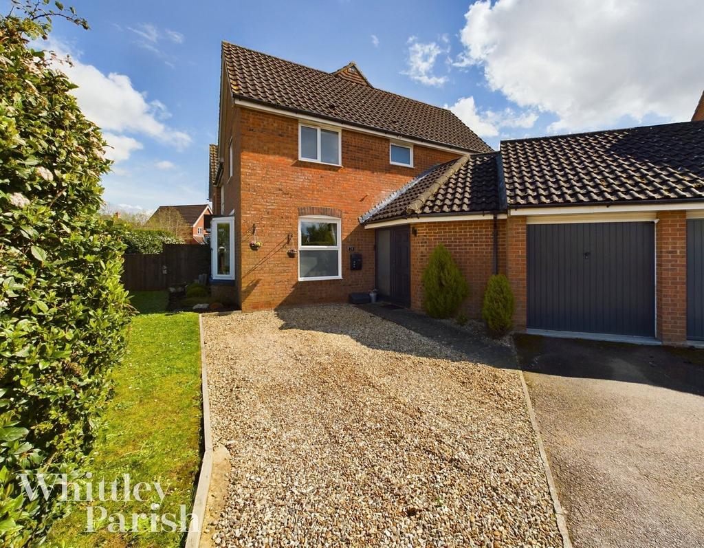Blackthorn Road, Wymondham, NR18 0PY 3 bed end of terrace house for