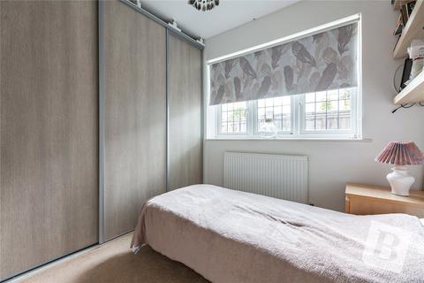 1a Hill Crescent, Hornchurch, RM11 2AP