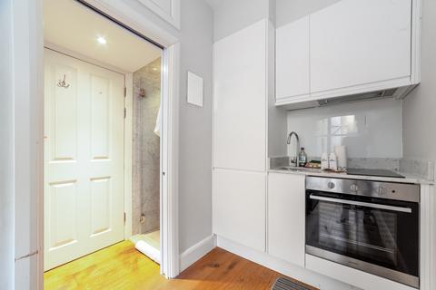 Studio to rent, Kenway Road, Earls Court, London SW5