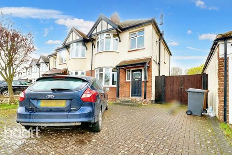 12 Hillside Grove, Chelmsford, CM2 9DA