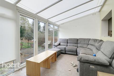 12 Hillside Grove, Chelmsford, CM2 9DA