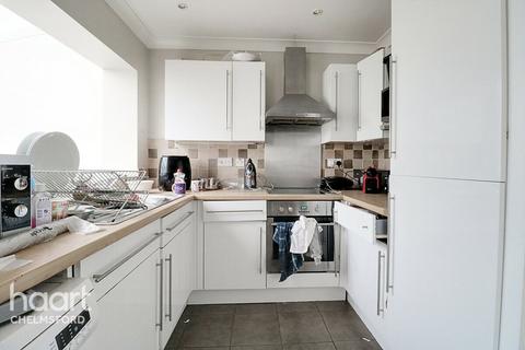 12 Hillside Grove, Chelmsford, CM2 9DA