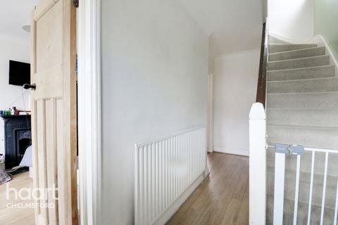 12 Hillside Grove, Chelmsford, CM2 9DA