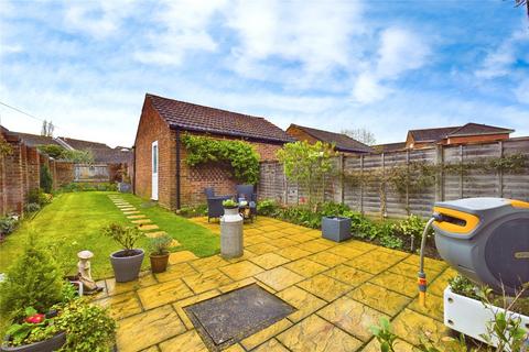 37 The Quantocks, Thatcham, RG19 3SF