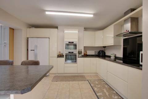 Park View Hoads Hill, Wickham, Fareham, PO17 5BX