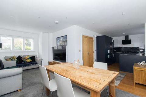 11 Beach Walk, Broadstairs, CT10 1FA