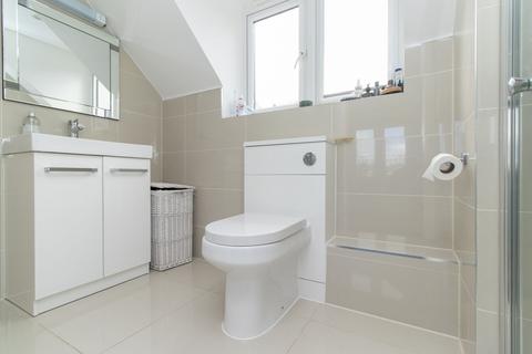 11 Beach Walk, Broadstairs, CT10 1FA