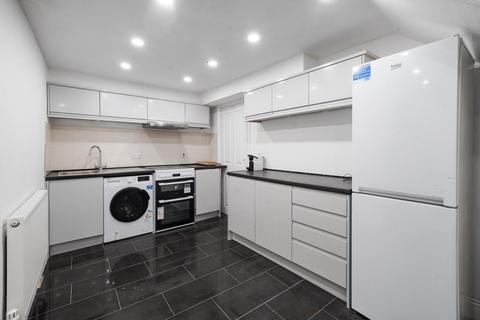 3 bedroom house to rent, Granby Street, Shoreditch, E2