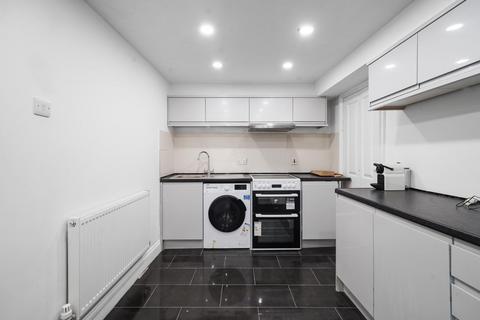 3 bedroom house to rent, Granby Street, Shoreditch, E2