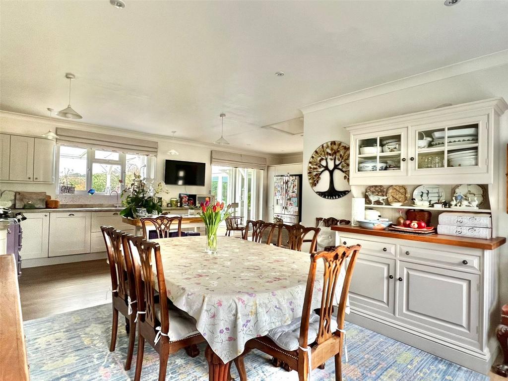 Barnes Lane, Milford on Sea, Lymington, Hampshire, SO41 4 bed bungalow