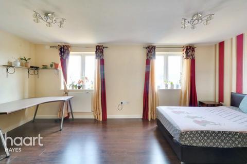 121 Varcoe Gardens, Hayes, UB3 2FJ