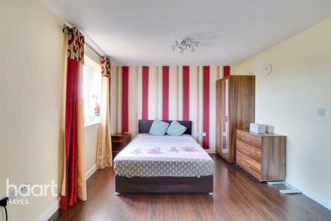 121 Varcoe Gardens, Hayes, UB3 2FJ