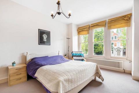 4 bedroom flat to rent, Trouville Road, Abbeville Village, London, SW4