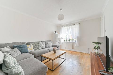 8 Amblecote Meadows, London, SE12 9TA
