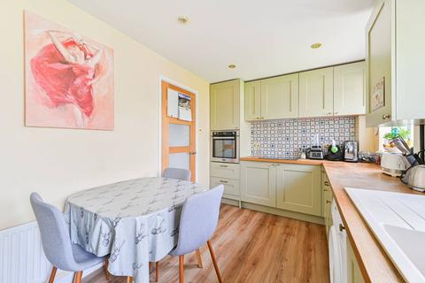 8 Amblecote Meadows, London, SE12 9TA
