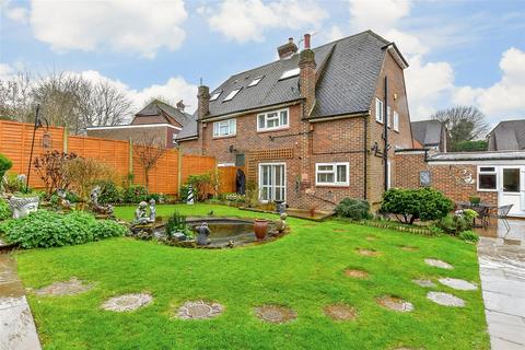 8 Darcy Close, Coulsdon, CR5 1QT
