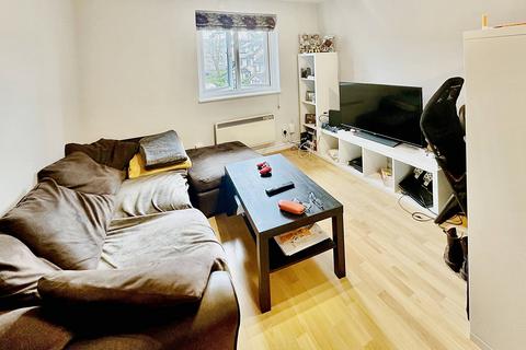 1 bedroom apartment to rent, Wenlock Gardens, London NW4