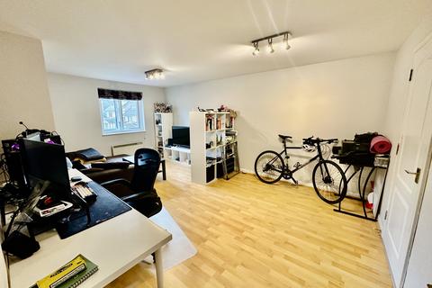 1 bedroom apartment to rent, Wenlock Gardens, London NW4