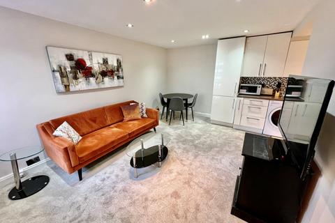 3 bedroom flat to rent, Park West, W2