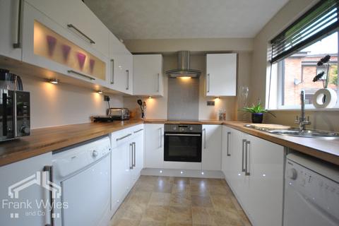 2 bedroom flat to rent, Hoghton Close, Lytham St Annes, Lancashire