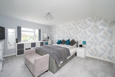 4 bedroom semi-detached house for sale, Merryfield Drive, Horsham, RH12