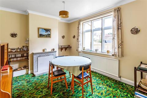 34 Deepdene Vale, Dorking, RH4 1NL
