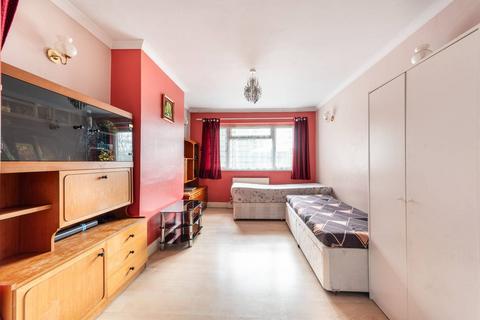 2 bedroom maisonette for sale, Fernwood Avenue, Wembley, HA0