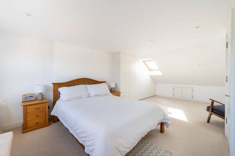 3 bedroom flat for sale, Melrose Avenue, Gladstone Park, London, NW2