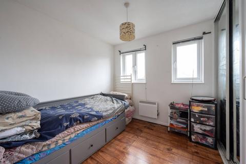 2 bedroom terraced house to rent, Keats Close, South Wimbledon, London, SW19