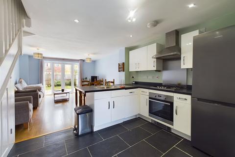 52 Fauld Drive Kingsway, Quedgeley, Gloucester, GL2 2HL