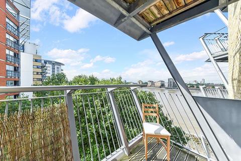 1 bedroom flat for sale, Naxos Building, 4 Hutchings Street, London, E14