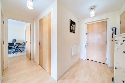 2 bedroom flat for sale, Feltham High Street,  Hounslow,  TW13