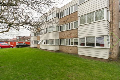 2 bedroom ground floor flat for sale, Southgate, London N14