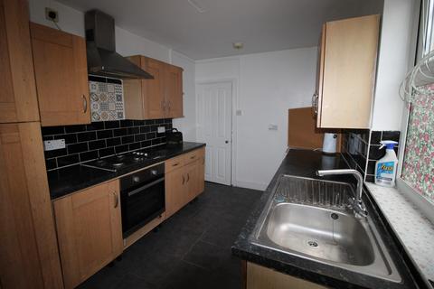 5 bedroom end of terrace house to rent, High Wycombe HP13