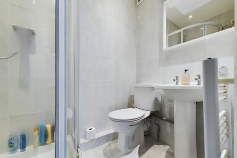 104 Glenview, London, SE2 0SH