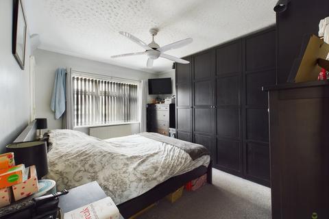 104 Glenview, London, SE2 0SH