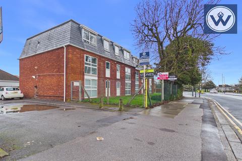 1 bedroom flat to rent, Hamilton Court, UB3