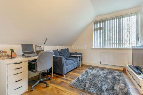 Studio to rent, Mansfield Road, Nottingham