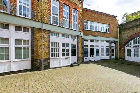 3d Blake Mews, Richmond, TW9 3GA