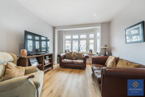72 Heather Way, Romford, RM1 4TA