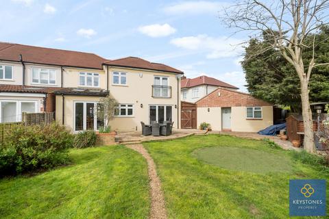 72 Heather Way, Romford, RM1 4TA