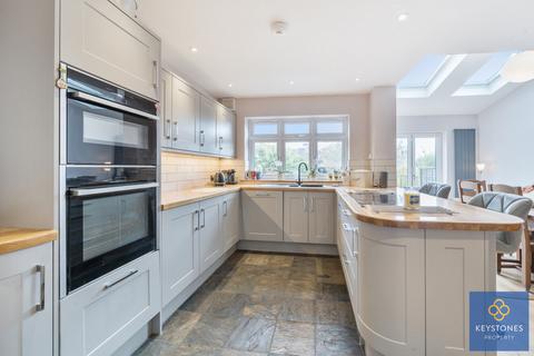 72 Heather Way, Romford, RM1 4TA