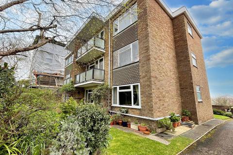 Studio to rent, Carew Road, Eastbourne BN21