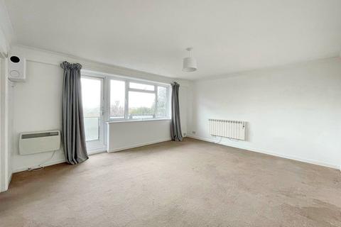 Studio to rent, Carew Road, Eastbourne BN21