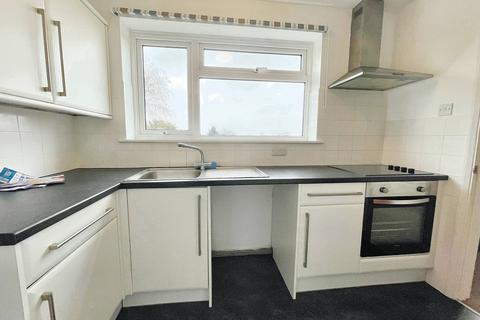 Studio to rent, Carew Road, Eastbourne BN21