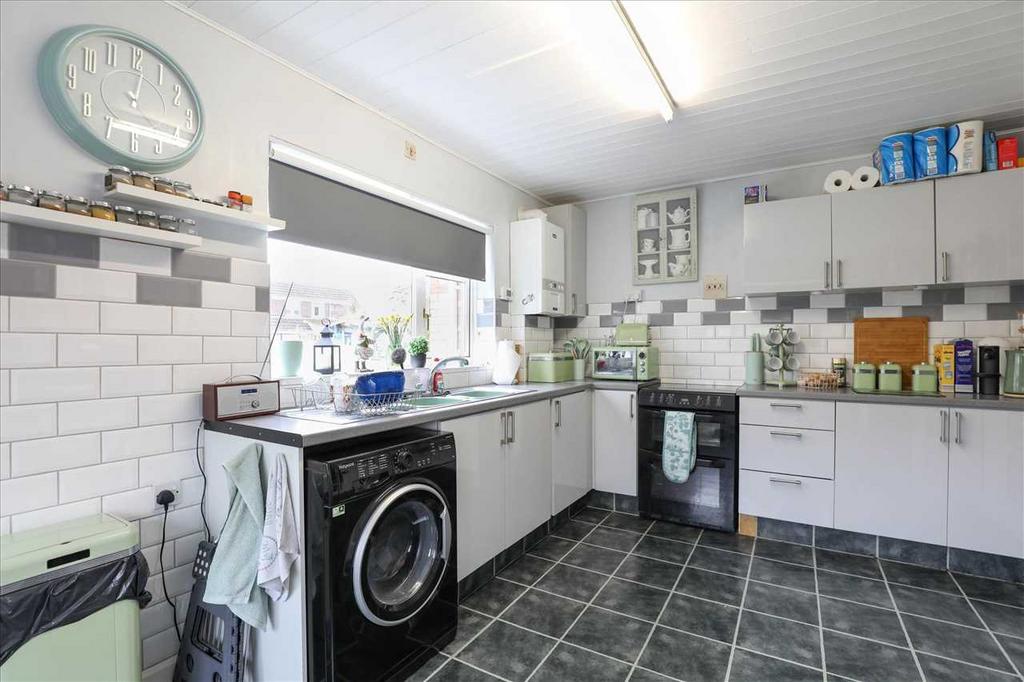 Kitchen/ Breakfast